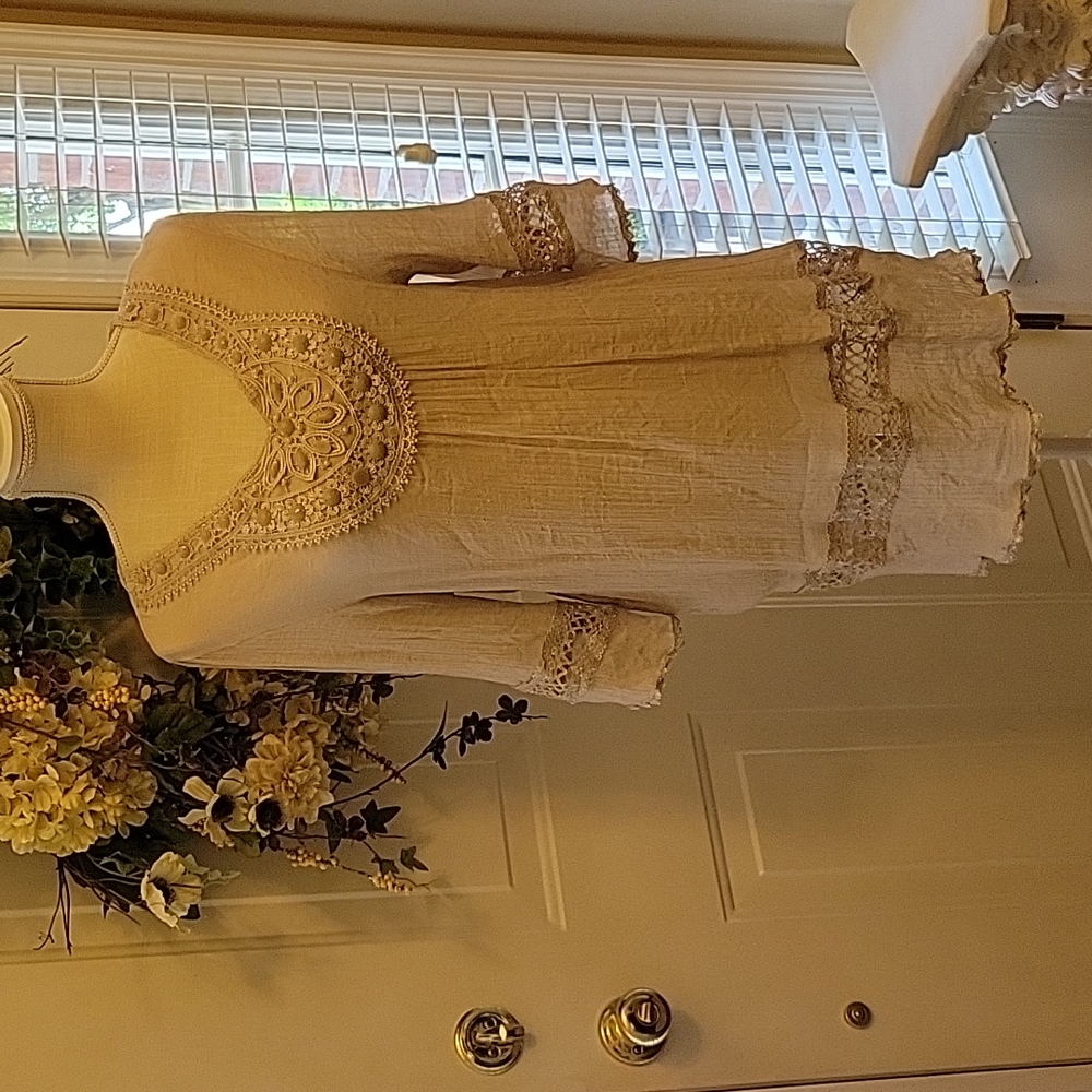 Mad Style cream crinkle tunic beads pearls lace trim 3/4 sleeve Medium EUC …